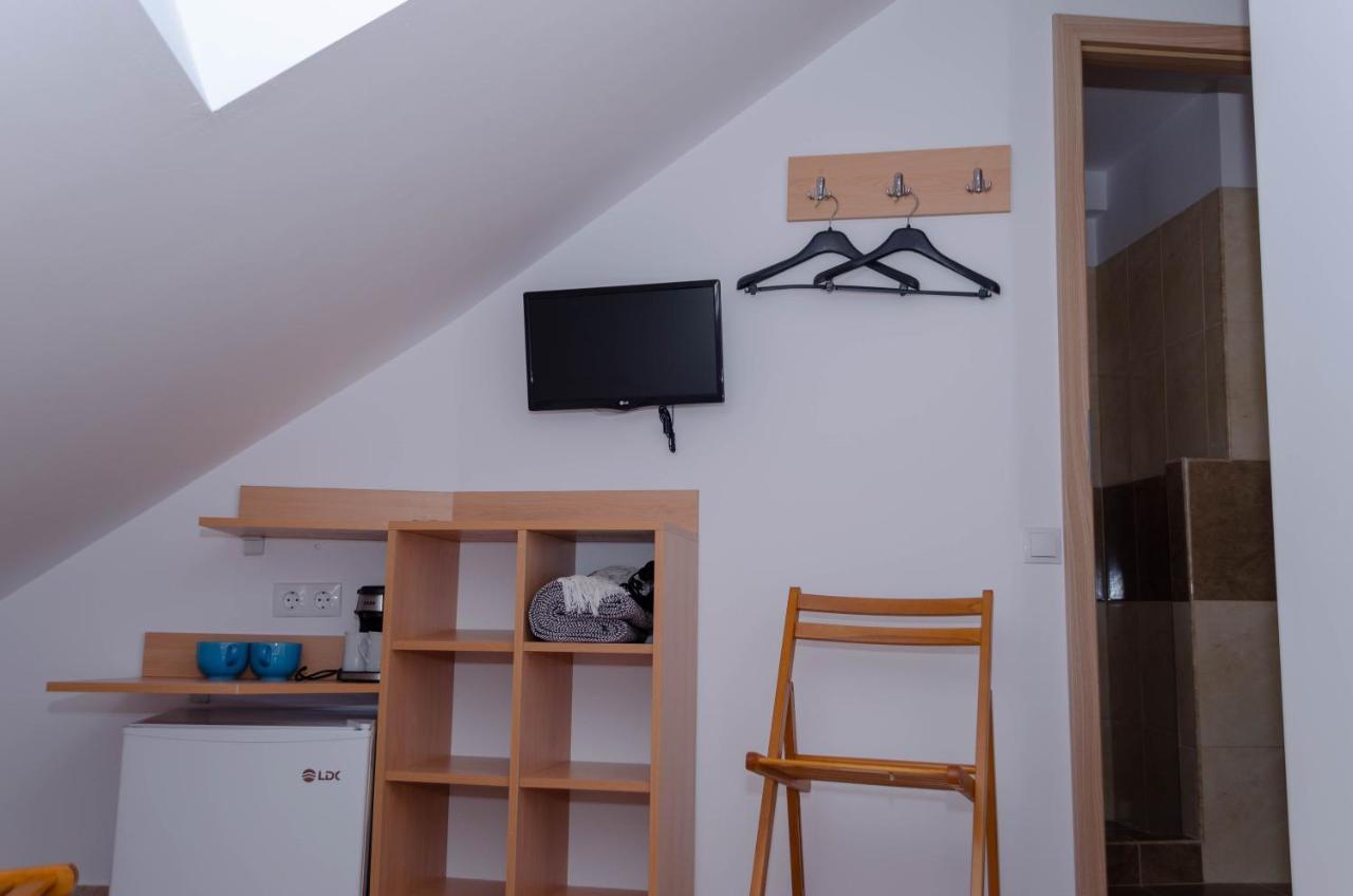 Apartmán Mansarda Mica Cu Baie Proprie Kluž Exteriér fotografie