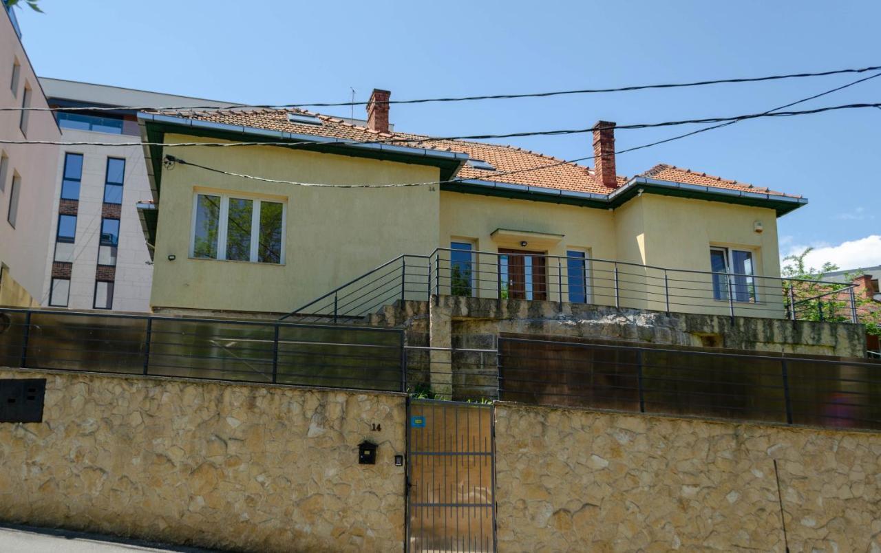 Apartmán Mansarda Mica Cu Baie Proprie Kluž Exteriér fotografie