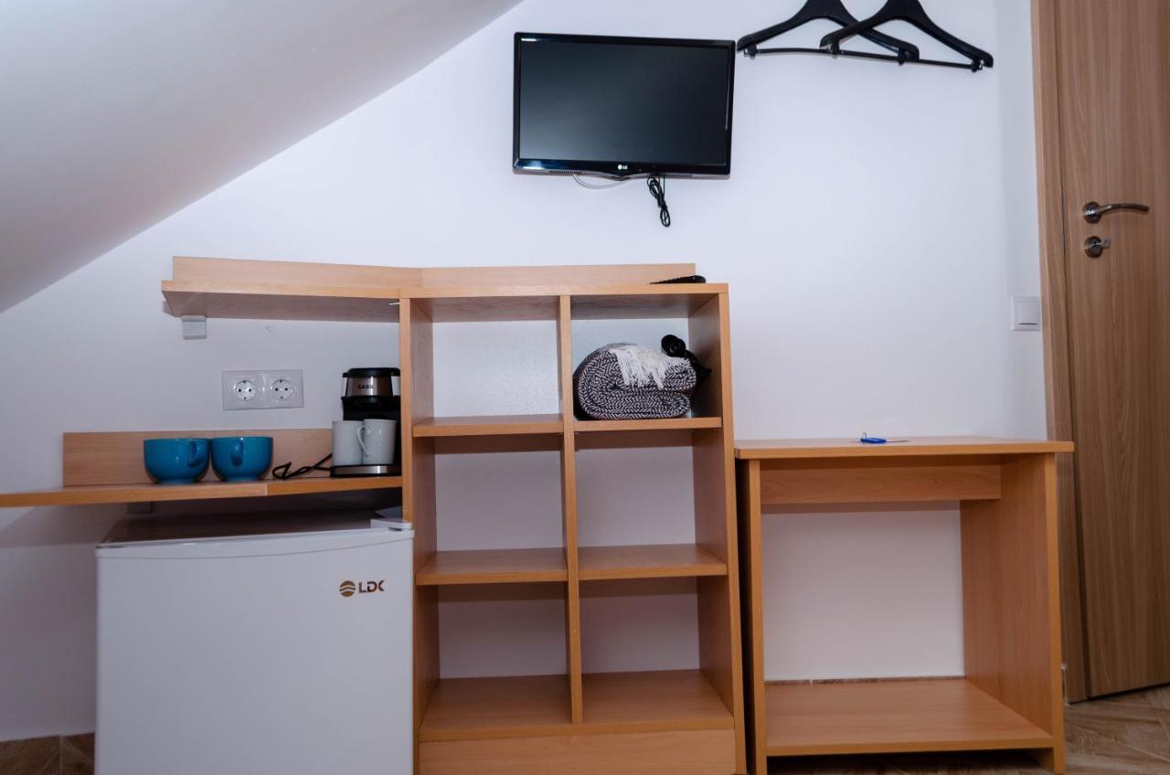 Apartmán Mansarda Mica Cu Baie Proprie Kluž Exteriér fotografie